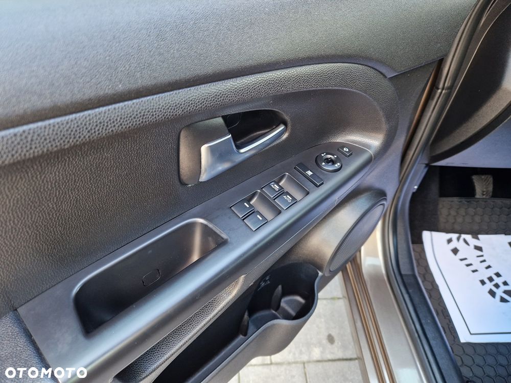 Kia Venga 1.6 CVVT Platinum Edition - 33