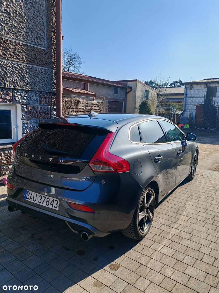 Volvo V40 D2 R-Design - 10