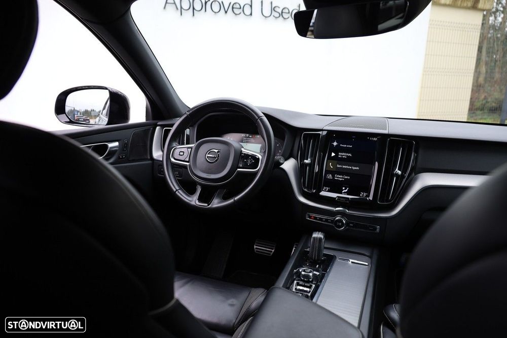 Volvo XC 60 2.0 B4 Plus Dark - 20
