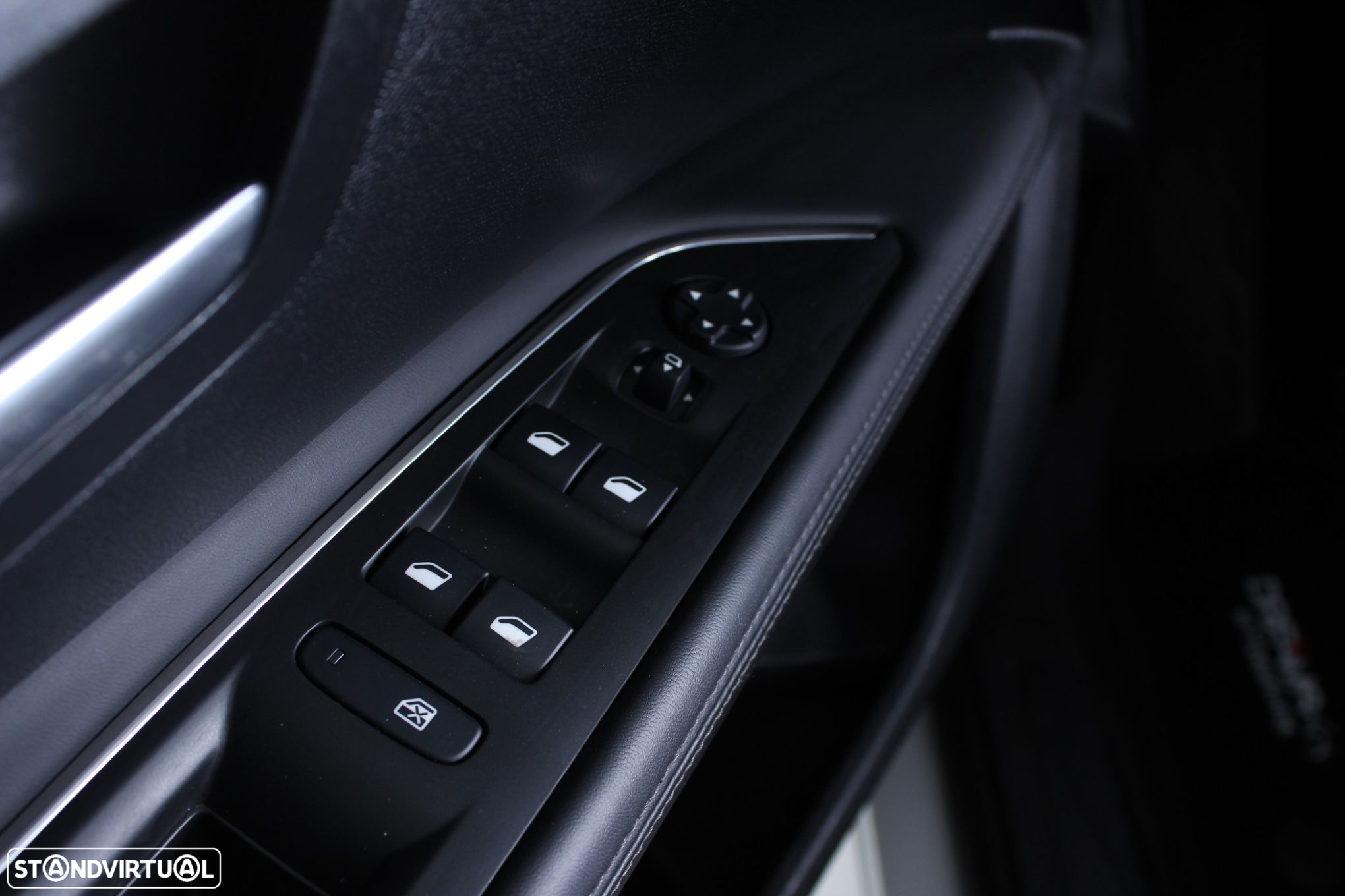 Peugeot 3008 1.2 PureTech Allure EAT8 - 21