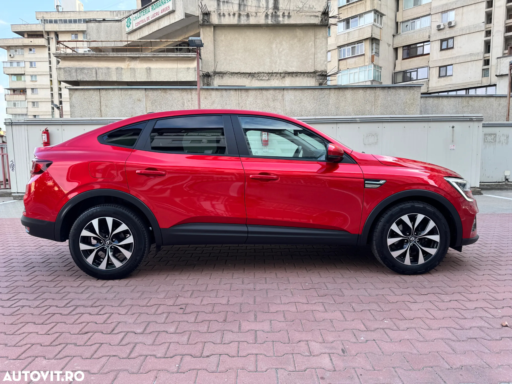 Renault Arkana E-TECH Hybrid 145 Techno - 8