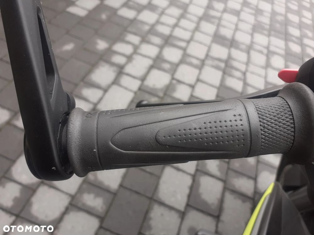 Triumph Street Triple - 37