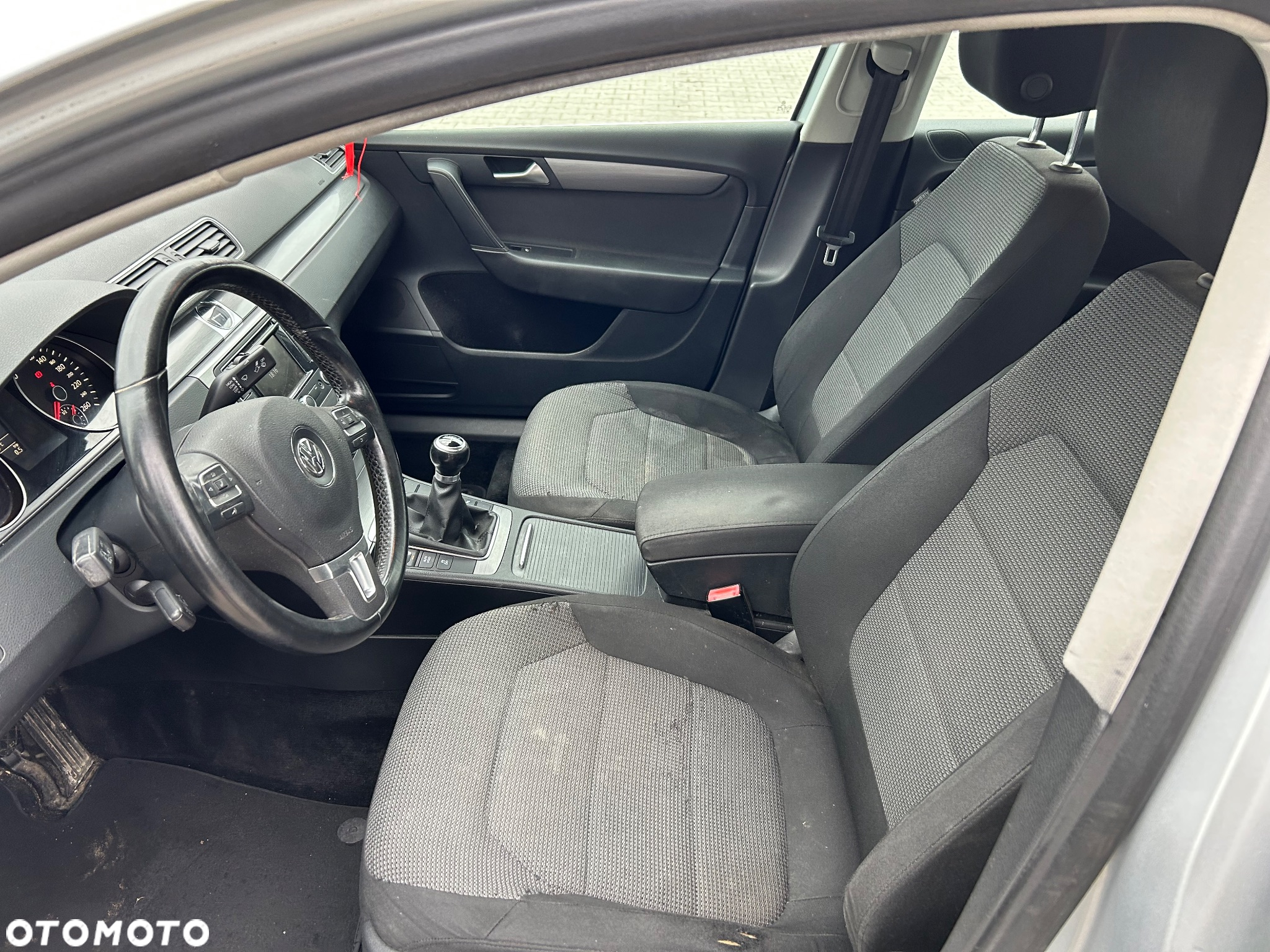 Volkswagen Passat - 11