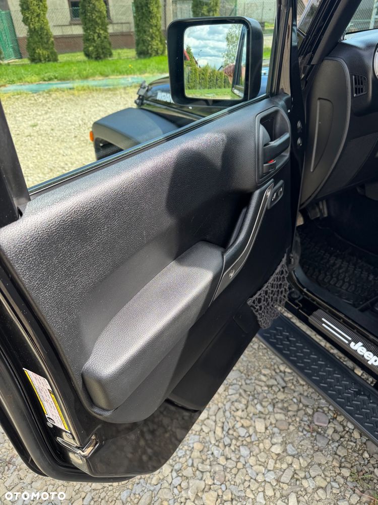 Jeep Wrangler - 8