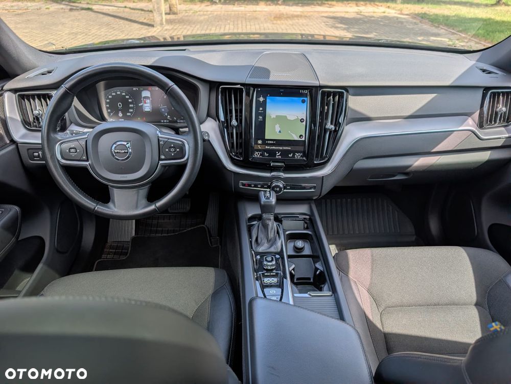 Volvo XC 60 D4 Momentum Pro - 14