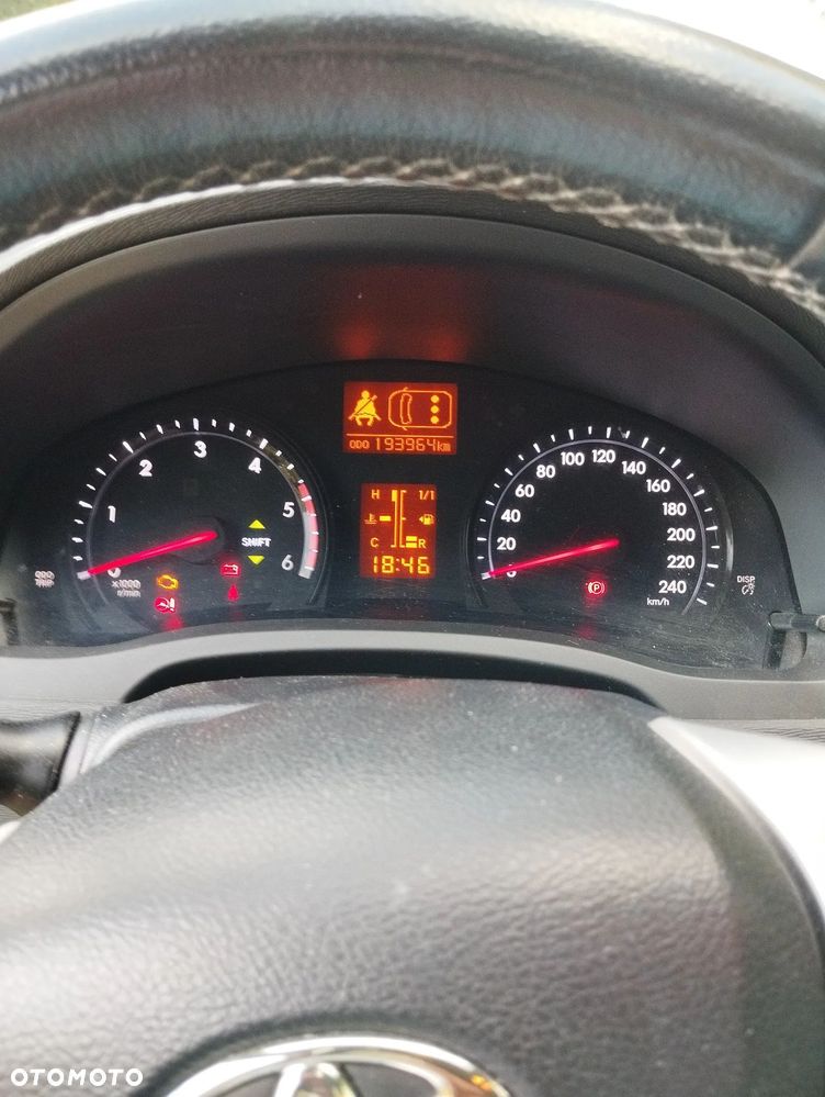 Toyota Avensis 2.0 D-4D Premium - 11