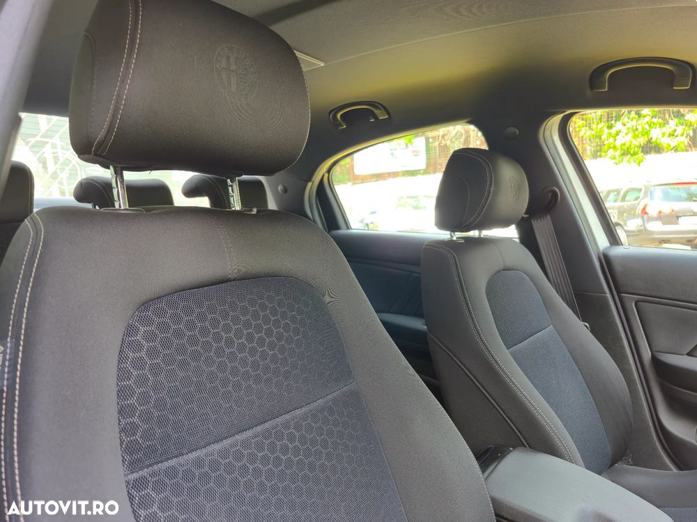 Alfa Romeo 159 1.8 MPI 16V Impression - 16