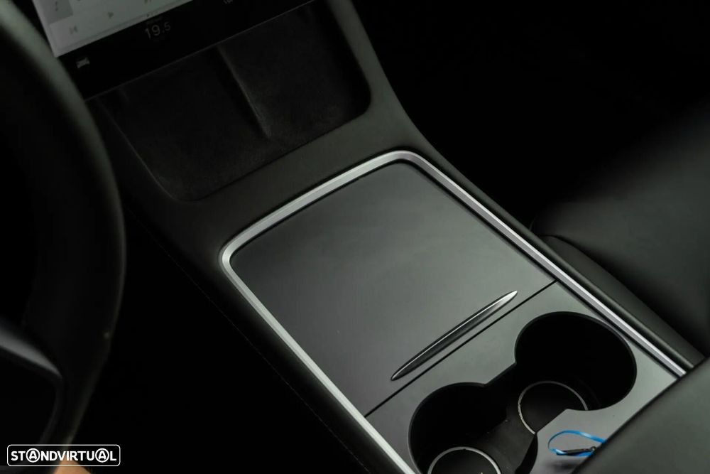 Tesla Model Y Long Range Dual Motor AWD - 43