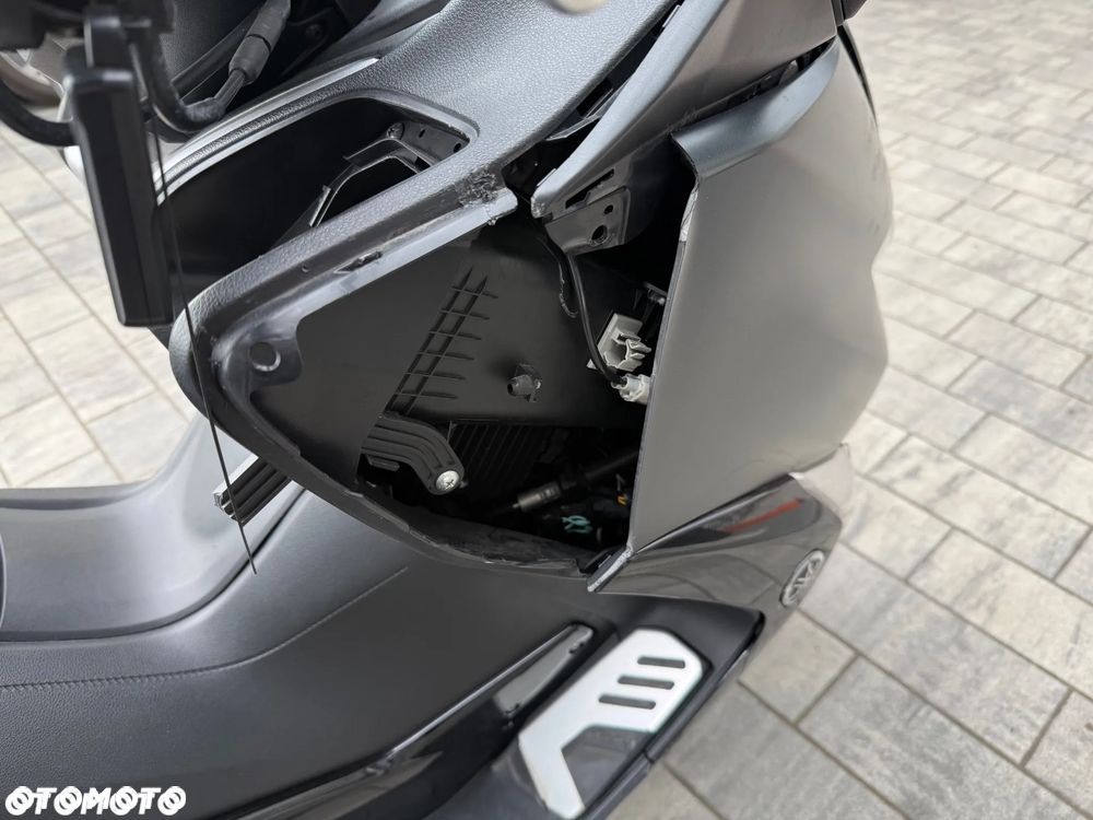 Yamaha Tmax - 4