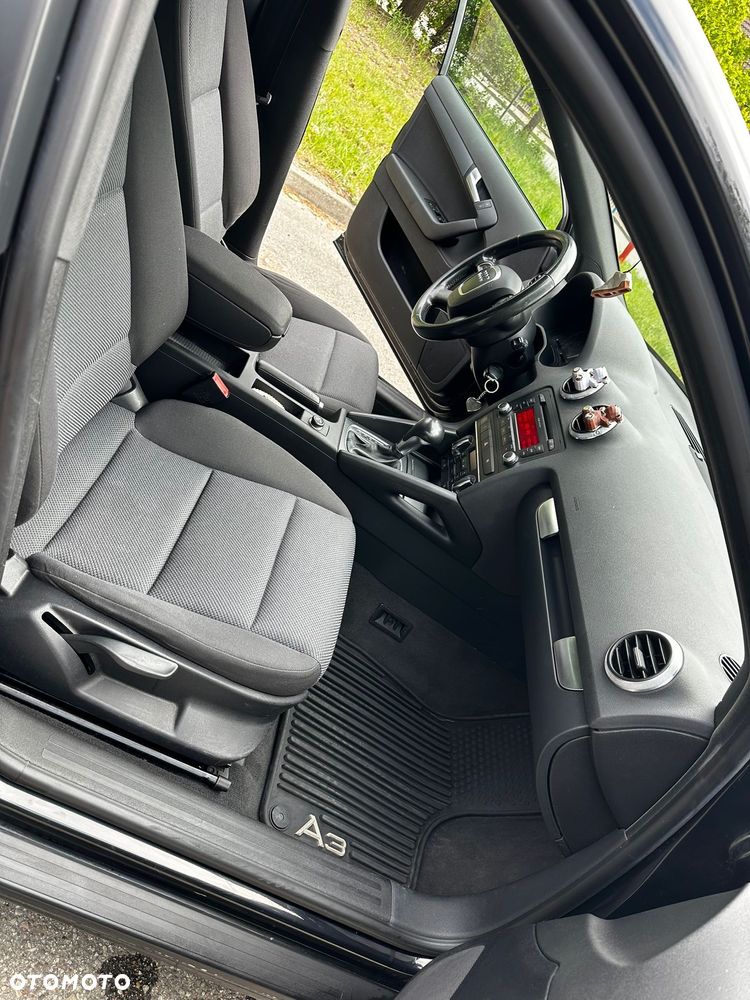 Audi A3 Sportback 1.6 TDI DPF Ambition S tronic - 4