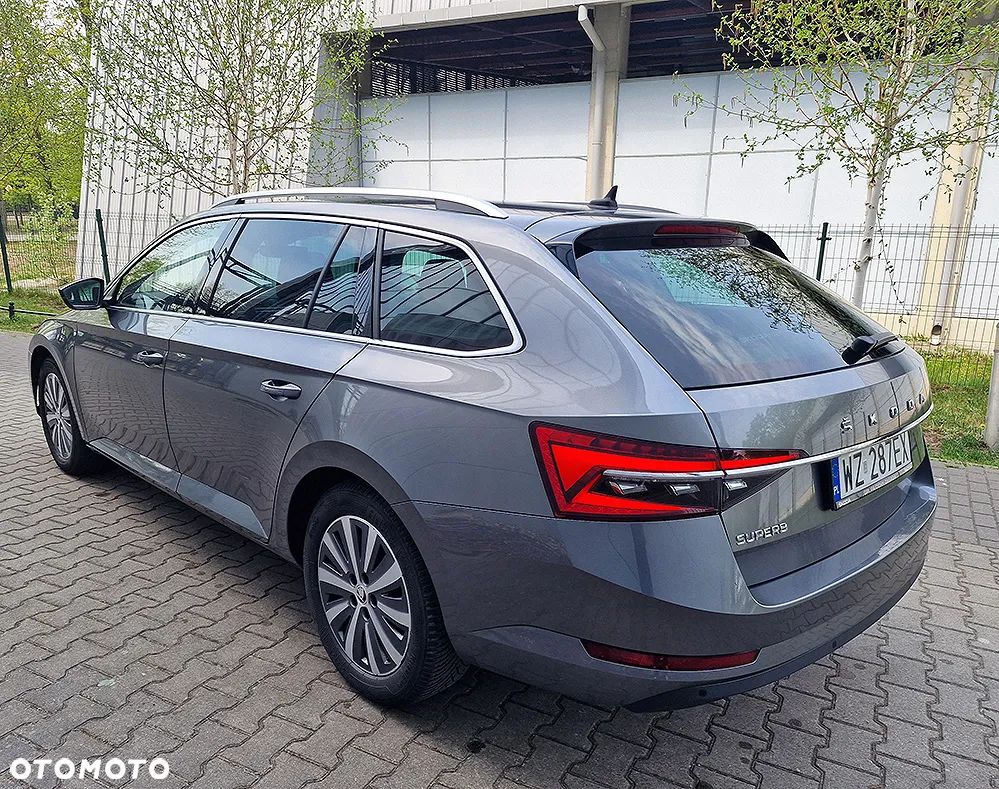 Skoda Superb 2.0 TDI SCR Style DSG - 4