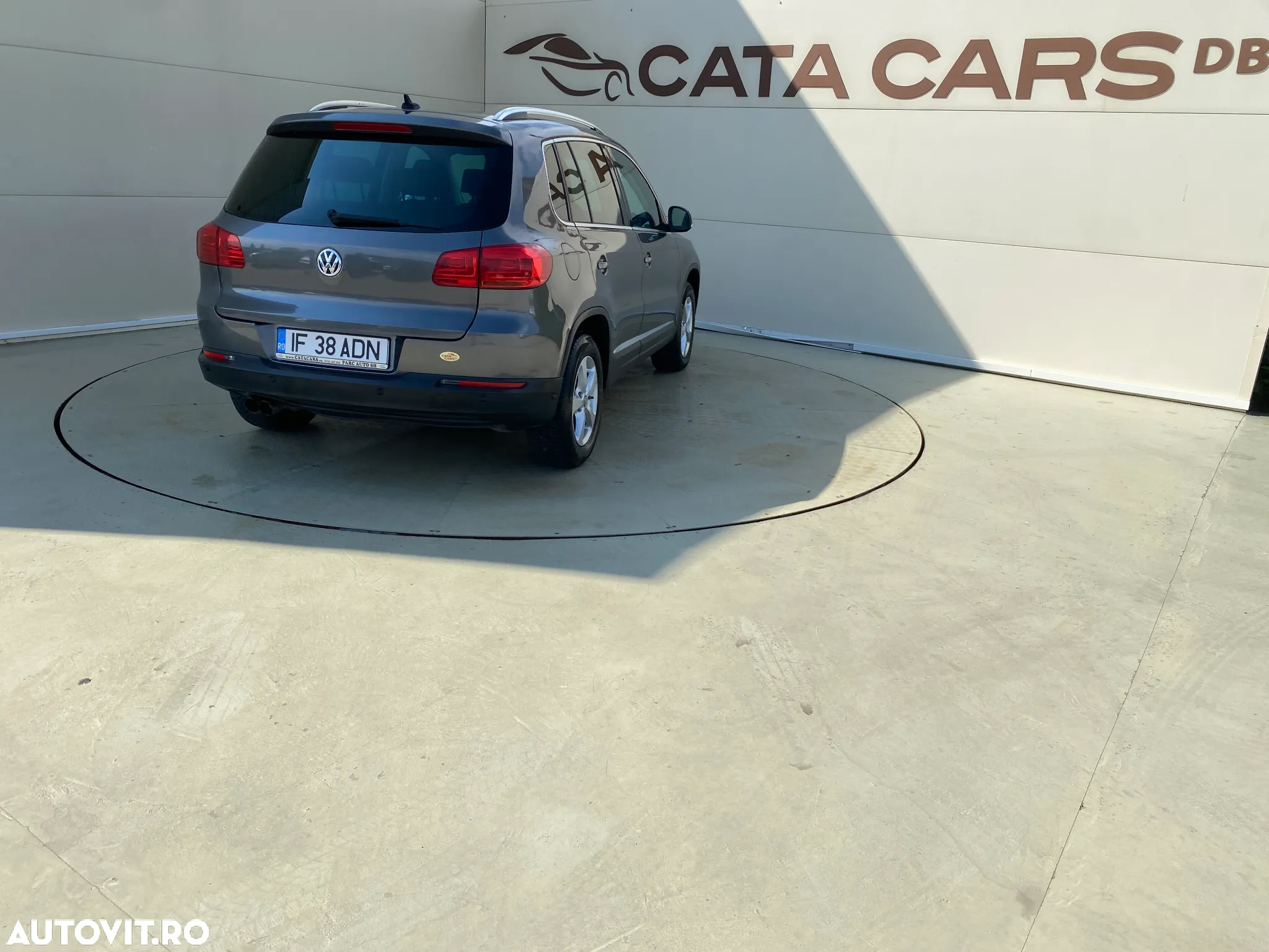 Volkswagen Tiguan 2.0 TDI 4Motion DSG Track & Field - 15