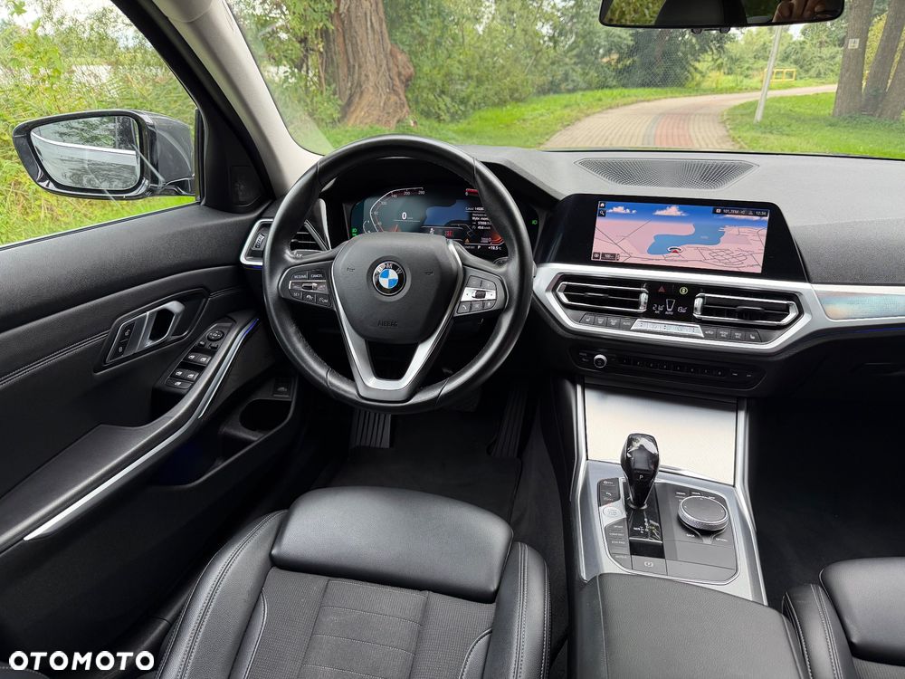 BMW Seria 3 320d Edition Luxury Line Purity - 15