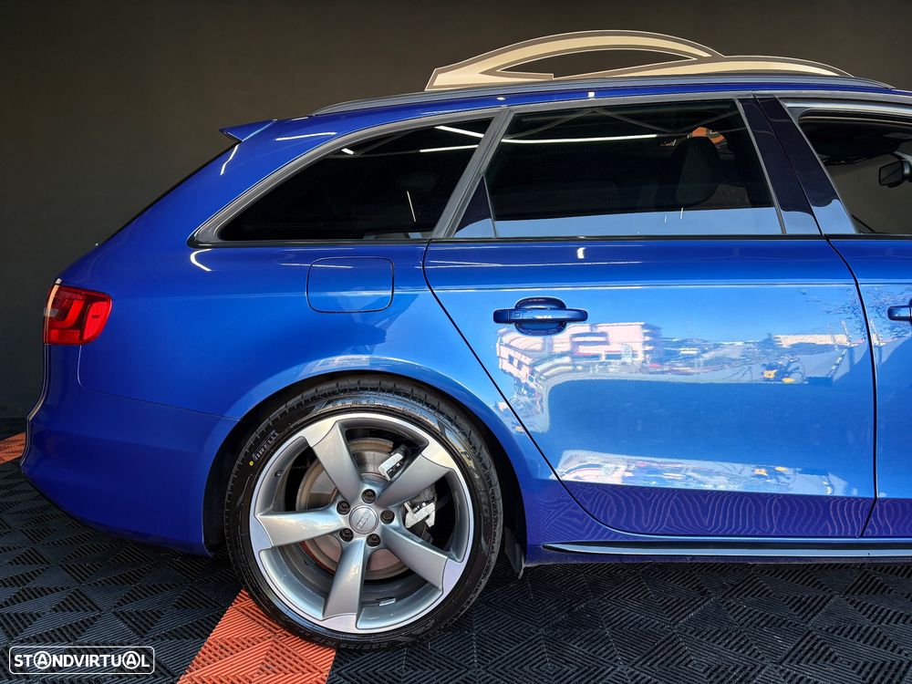Audi A4 Avant 2.0 TDI DPF clean quattro S tronic S line Sport Pack - 25