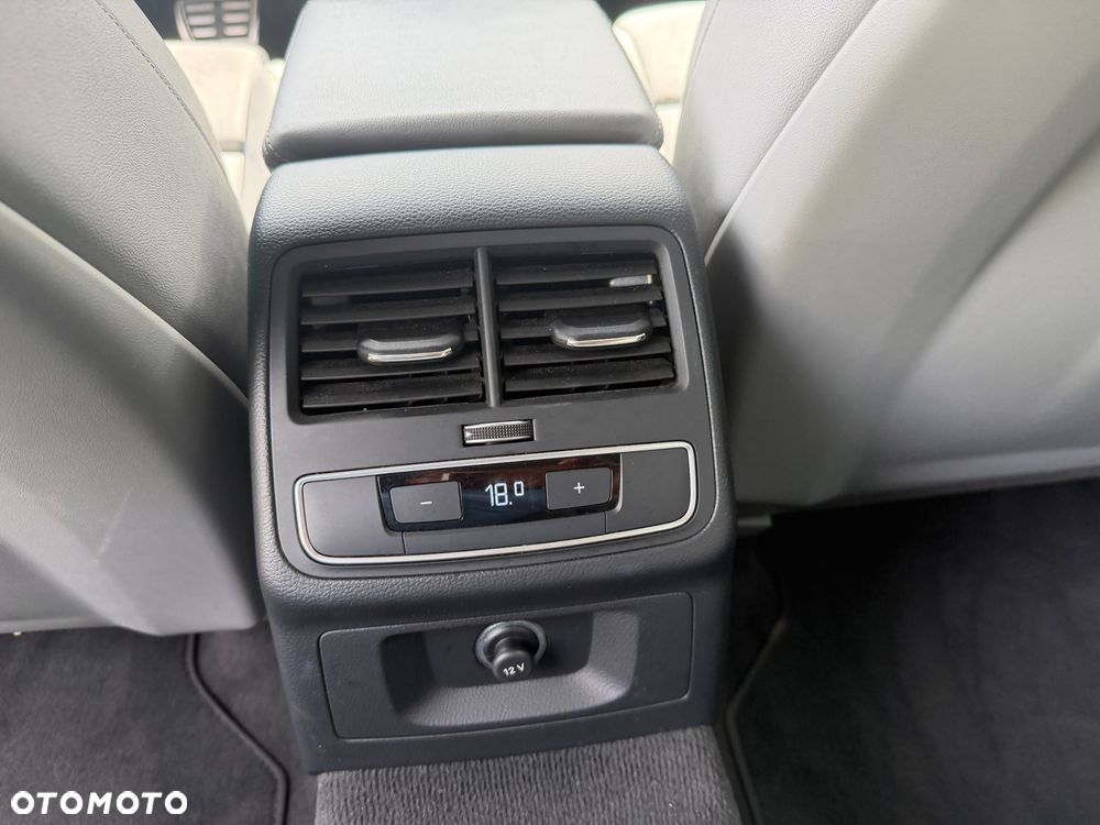 Audi A4 Avant 40 TDI S tronic S line - 31