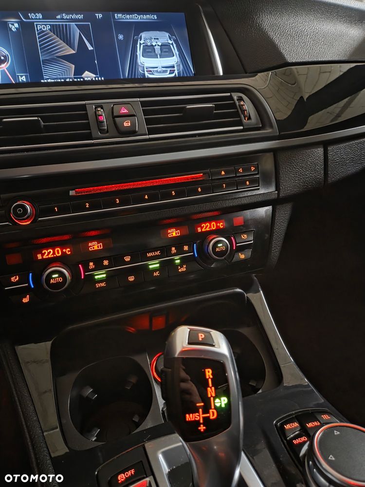 BMW Seria 5 520d xDrive - 12