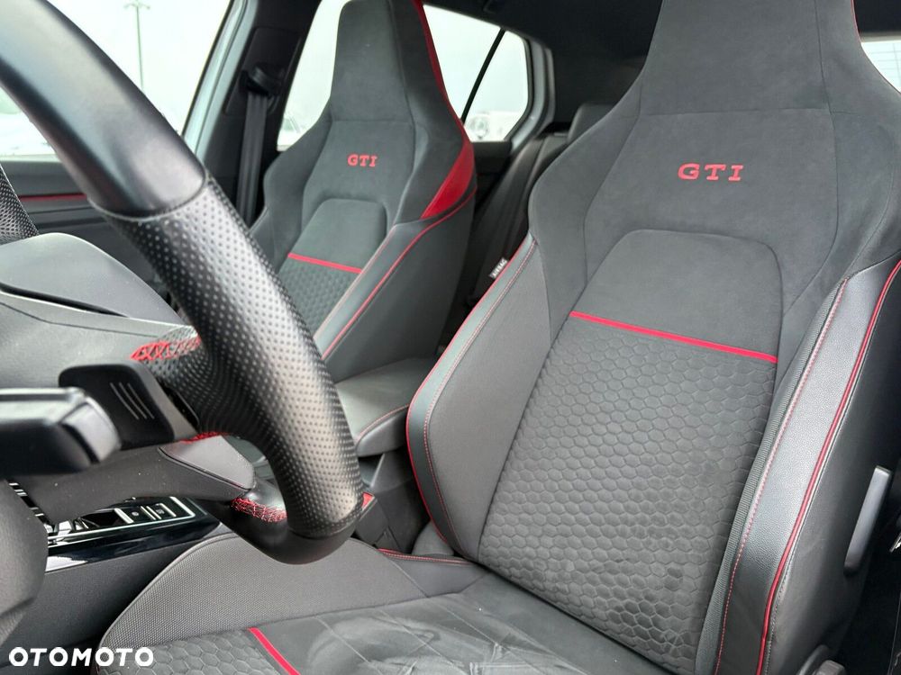 Volkswagen Golf - 13