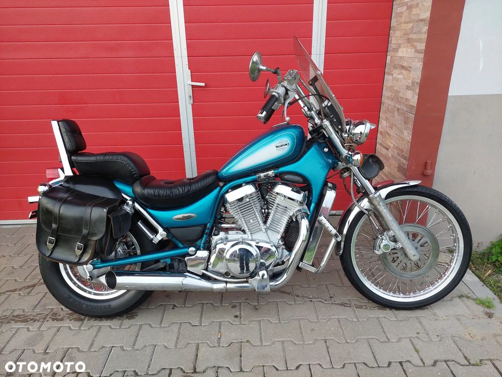 Suzuki Intruder - 1