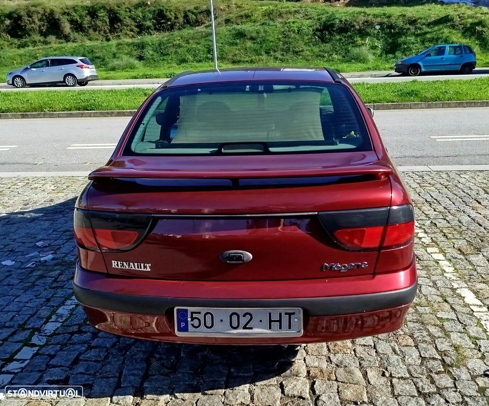 Renault Mégane 1.6 RN - 4