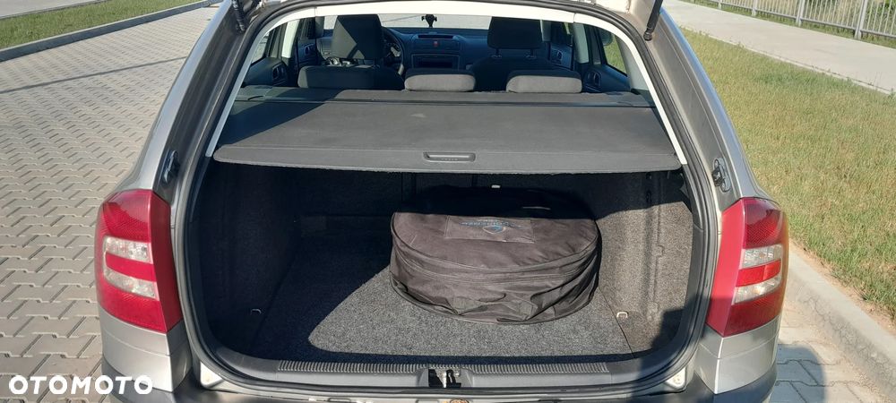 Skoda Octavia 1.6 Classic - 12