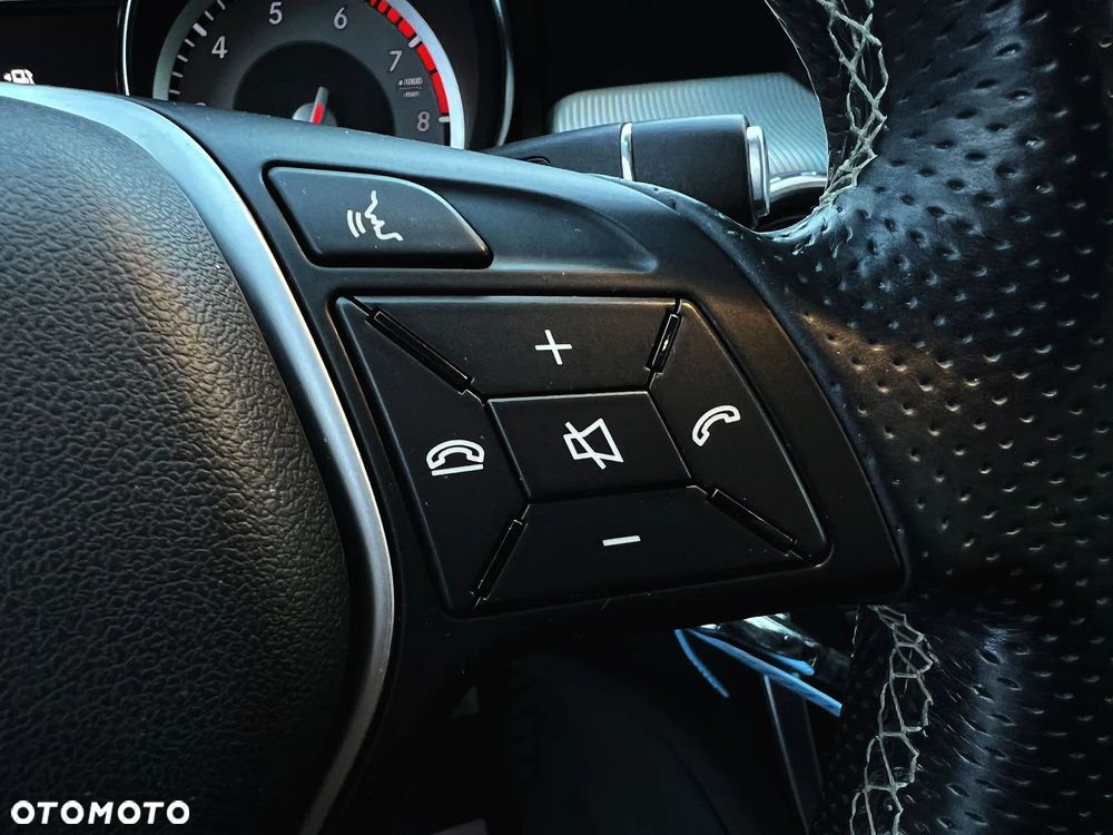 Mercedes-Benz GLA 200 7G-DCT Style - 25