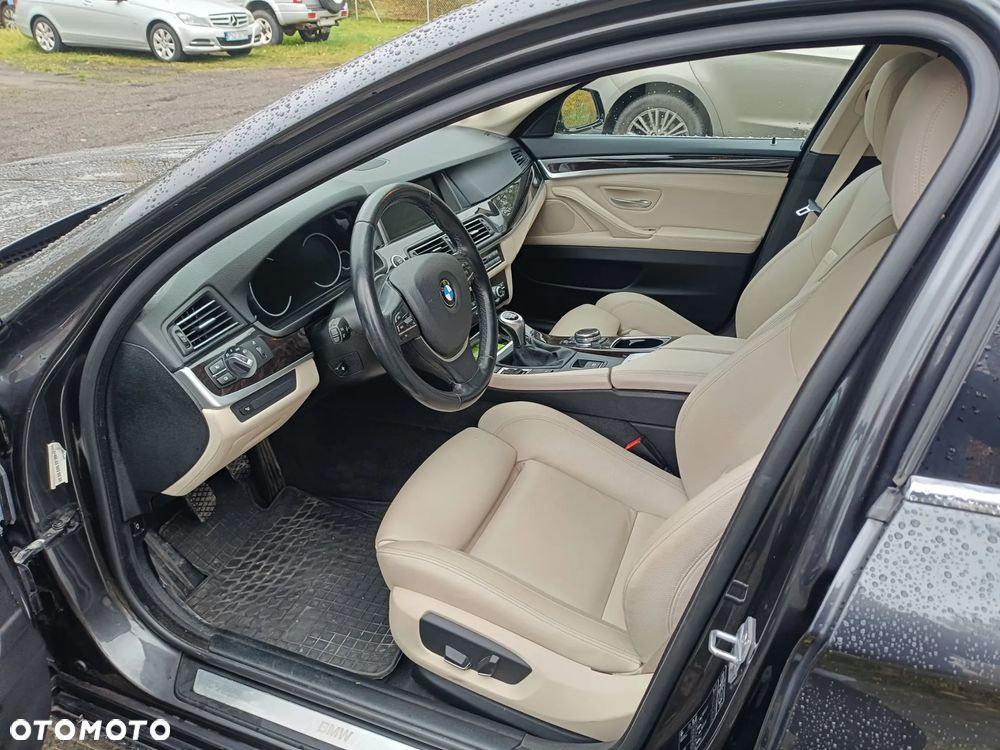 BMW Seria 5 520d Luxury Line - 13