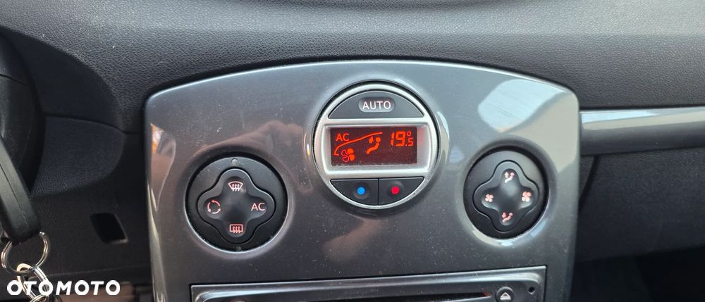 Renault Clio - 7