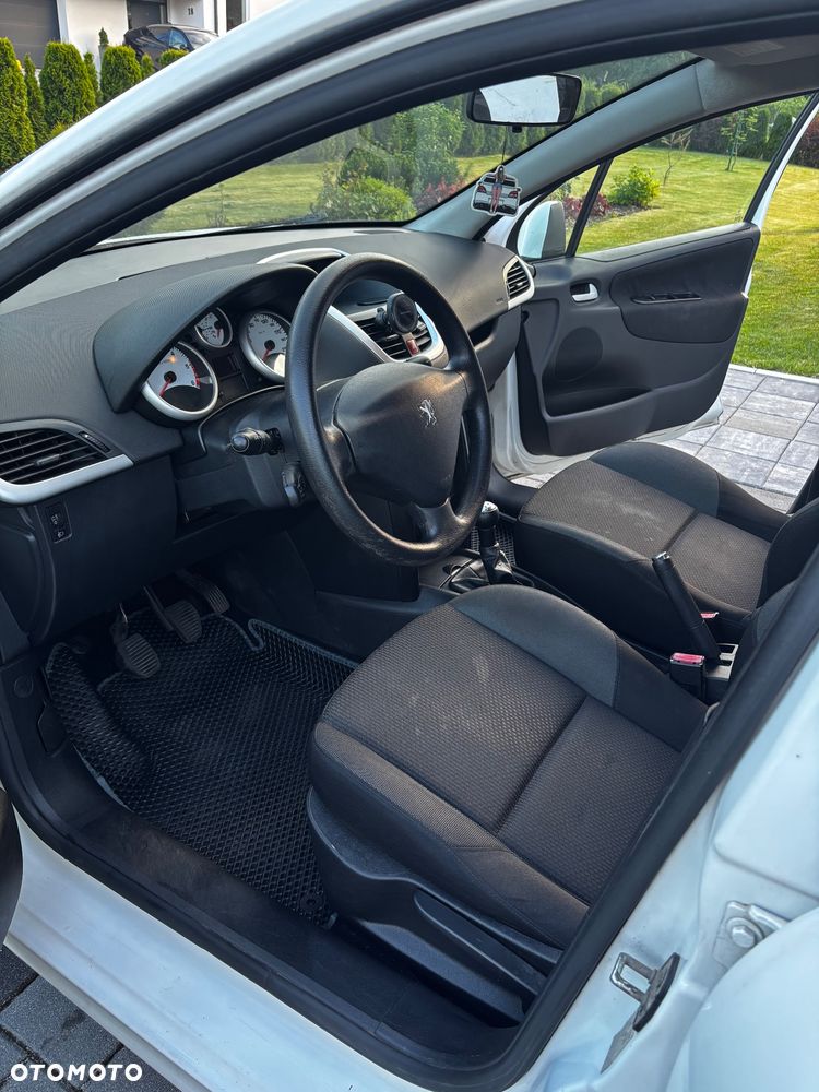 Peugeot 207 1.4 HDi Trendy - 6