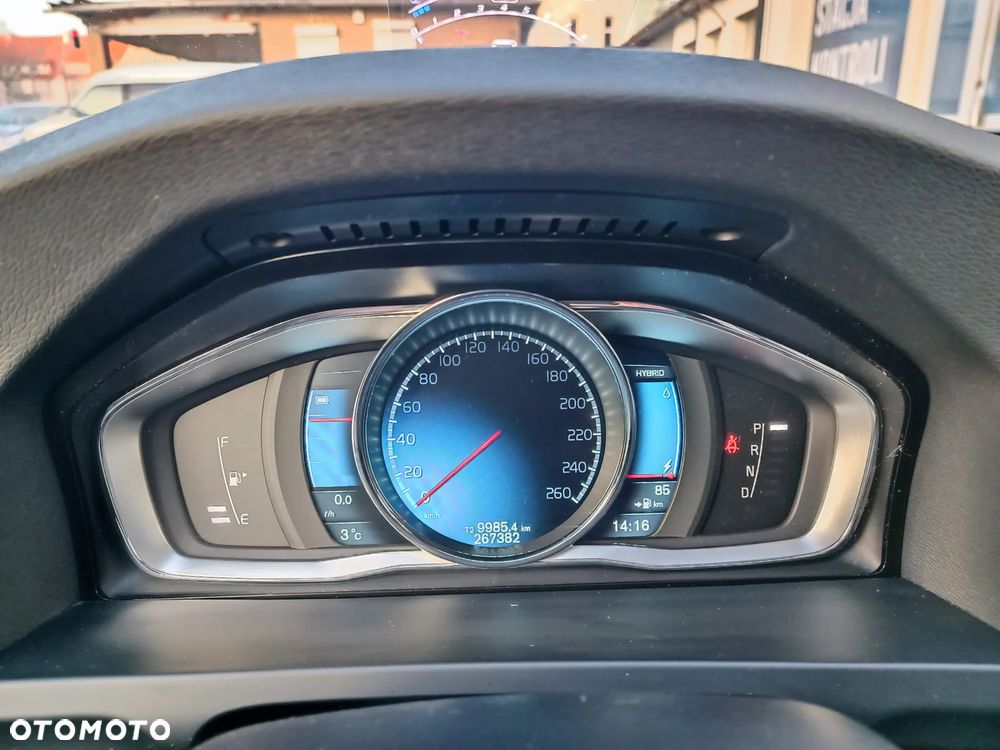 Volvo V60 D6 AWD Plug-in Hybrid Summum - 19