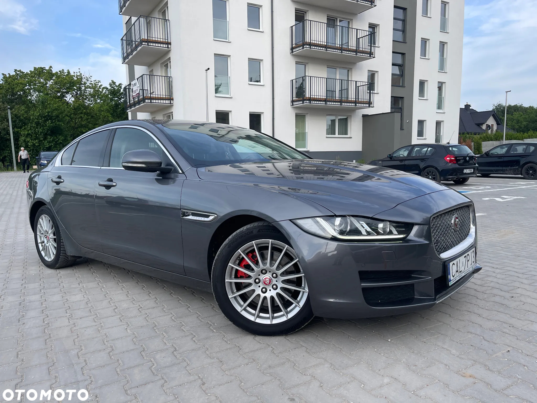 Jaguar XE 2.0 D Prestige - 3