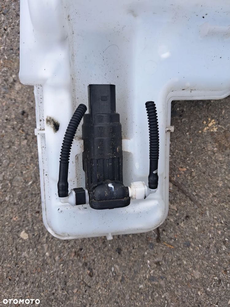 Seat Ibiza V zbiorniczek spryskiwaczy pompka 2017- - 2