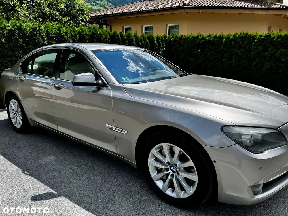 BMW Seria 7 750i xDrive - 4
