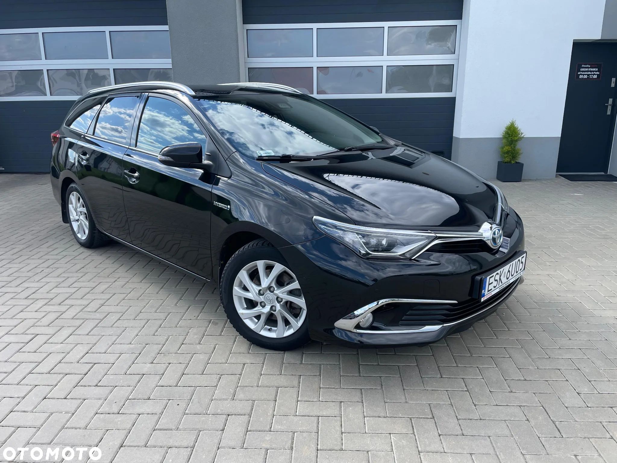 Toyota Auris Hybrid 135 Comfort - 1