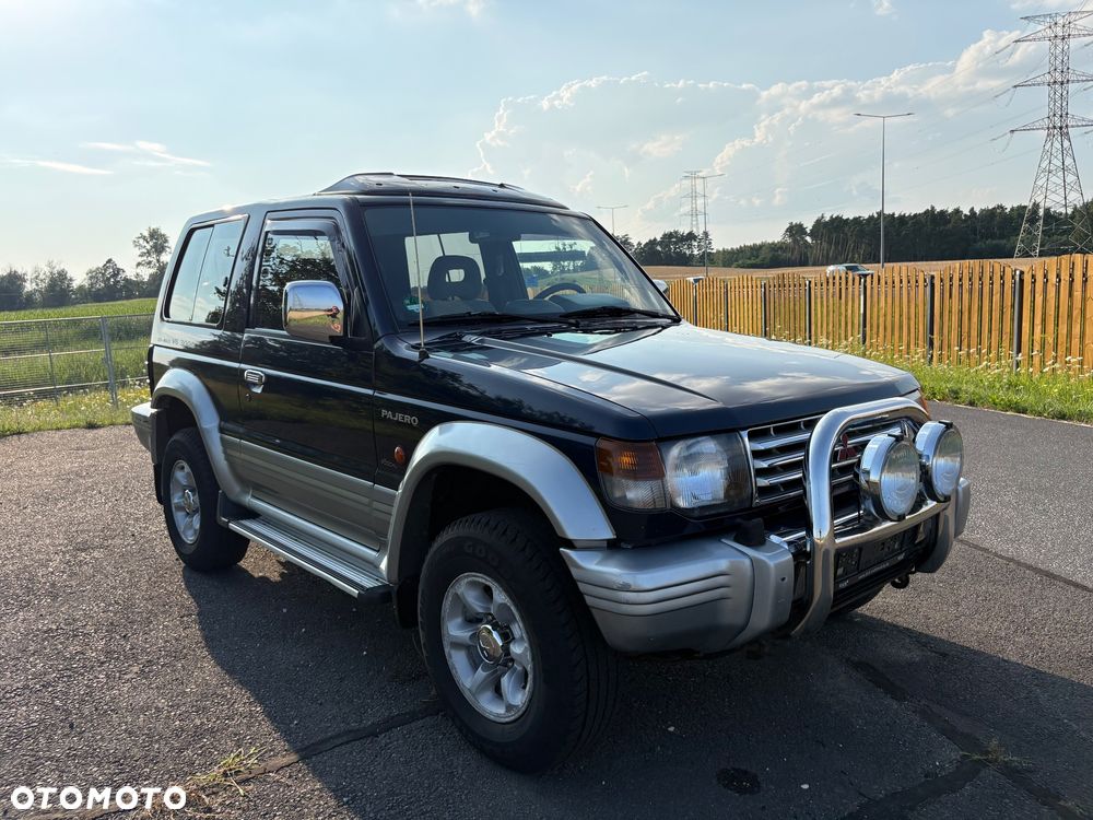 Mitsubishi Pajero - 1