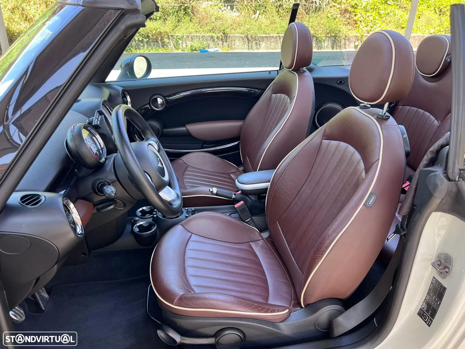 MINI Cabrio John Cooper Works - 8