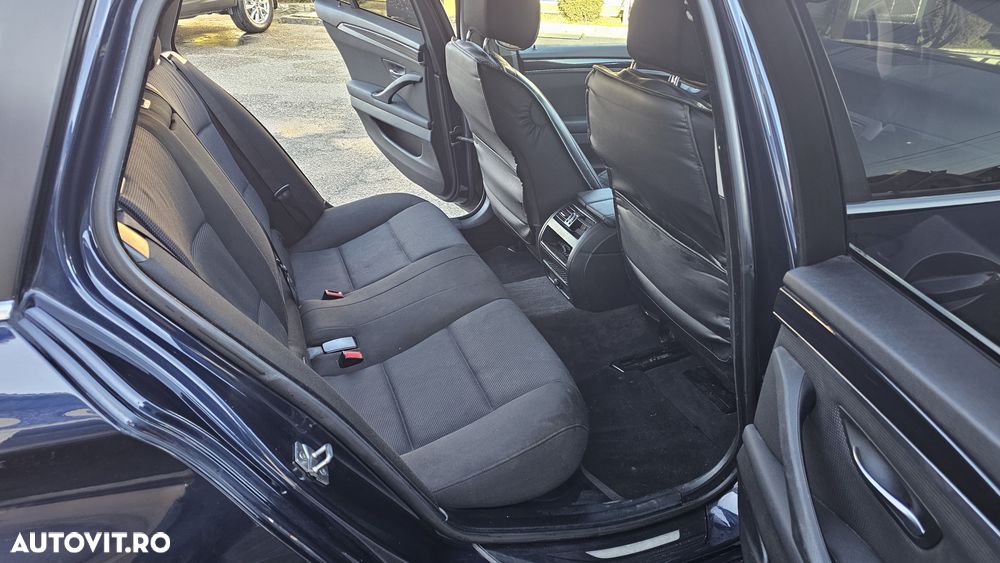 BMW Seria 5 520d Touring - 9