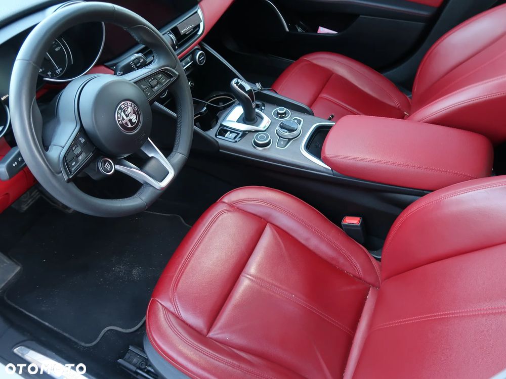 Alfa Romeo Giulia 2.0 Turbo TI Q4 - 15