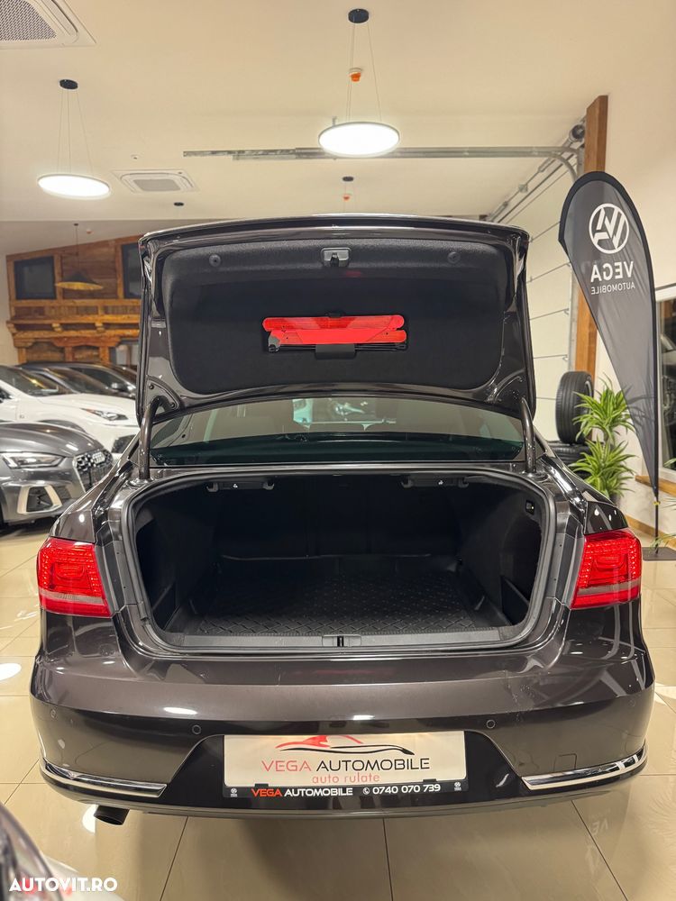 Volkswagen Passat 1.4 TSI BlueMotion Technology Highline - 39