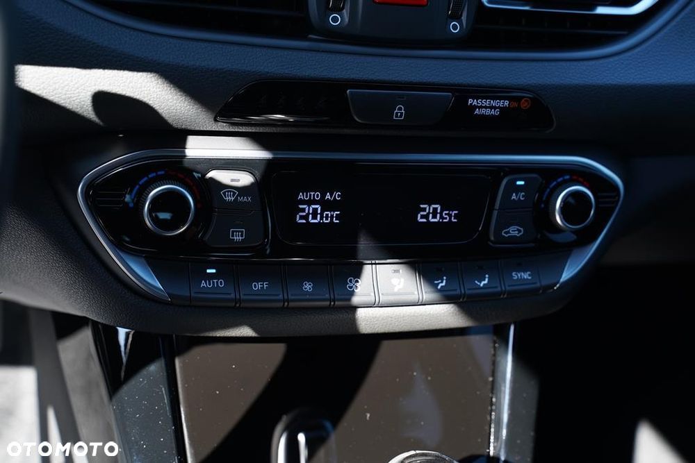 Hyundai i30 1.6 T-GDI Smart DCT - 16