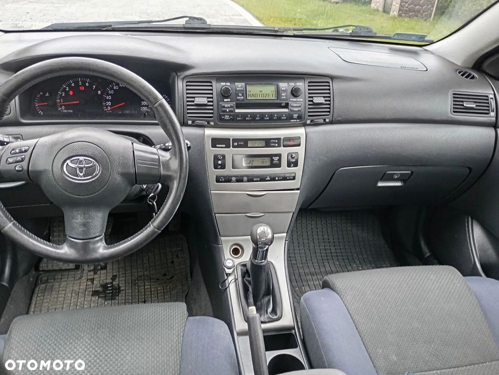 Toyota Corolla 1.6 VVT-i Base - 8