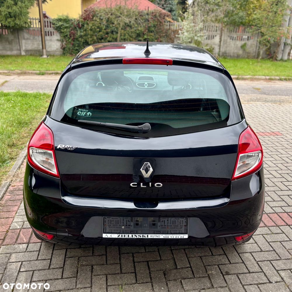 Renault Laguna dCi 180 FAP GT - 13