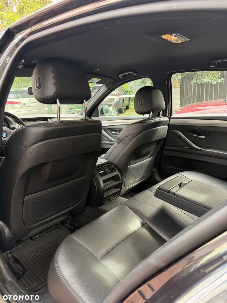 BMW Seria 5 520d xDrive - 15