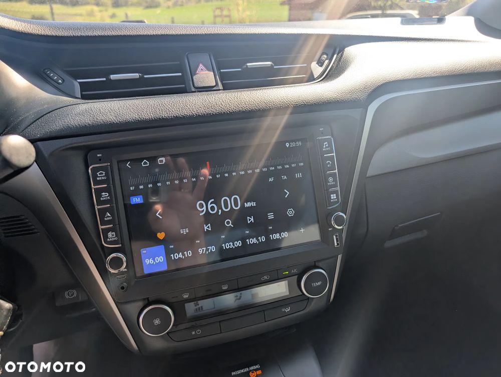 Toyota Avensis 1.8 Premium - 34