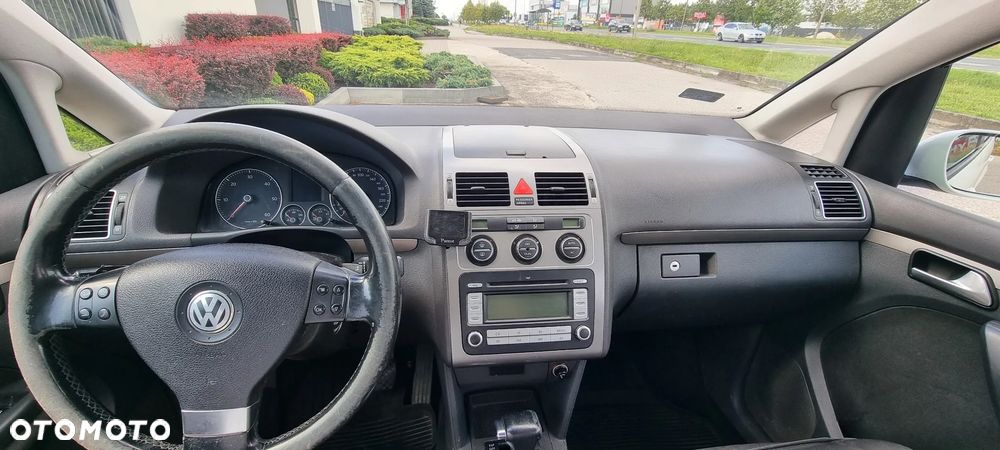 Volkswagen Touran - 9