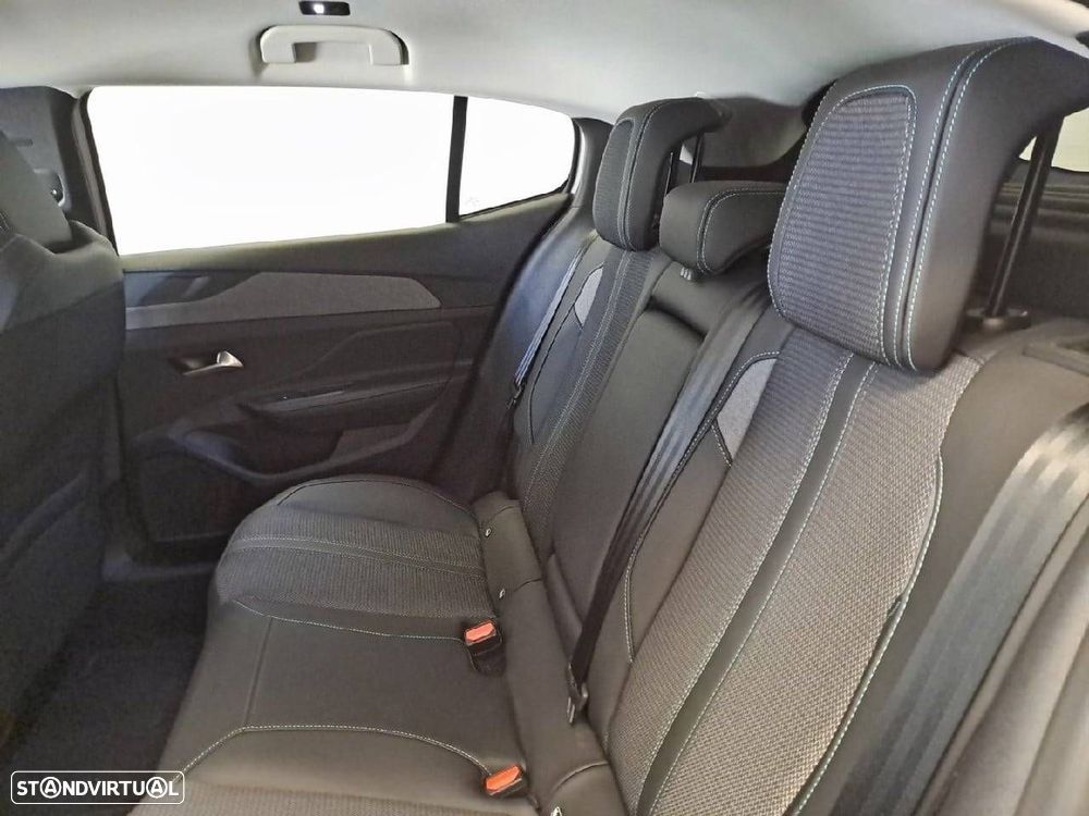 Peugeot 408 1.2 Hybrid Allure e-DCS6 - 10