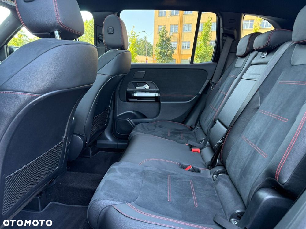 Mercedes-Benz GLB 250 mHEV 4-Matic AMG Line 8G-DCT - 12