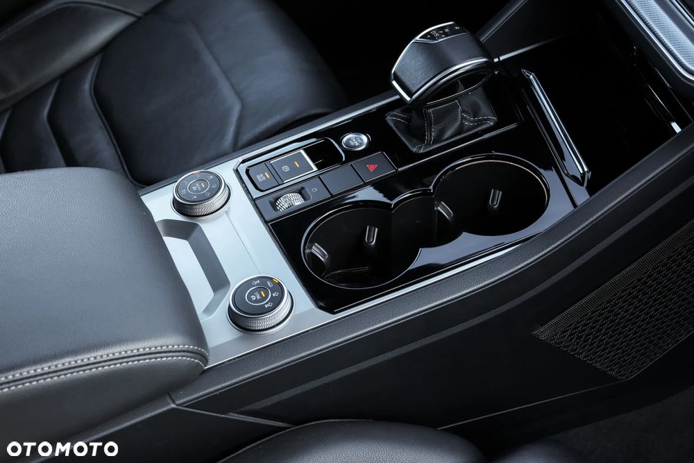 Volkswagen Touareg 3.0 V6 TDI SCR 4Mot - 29