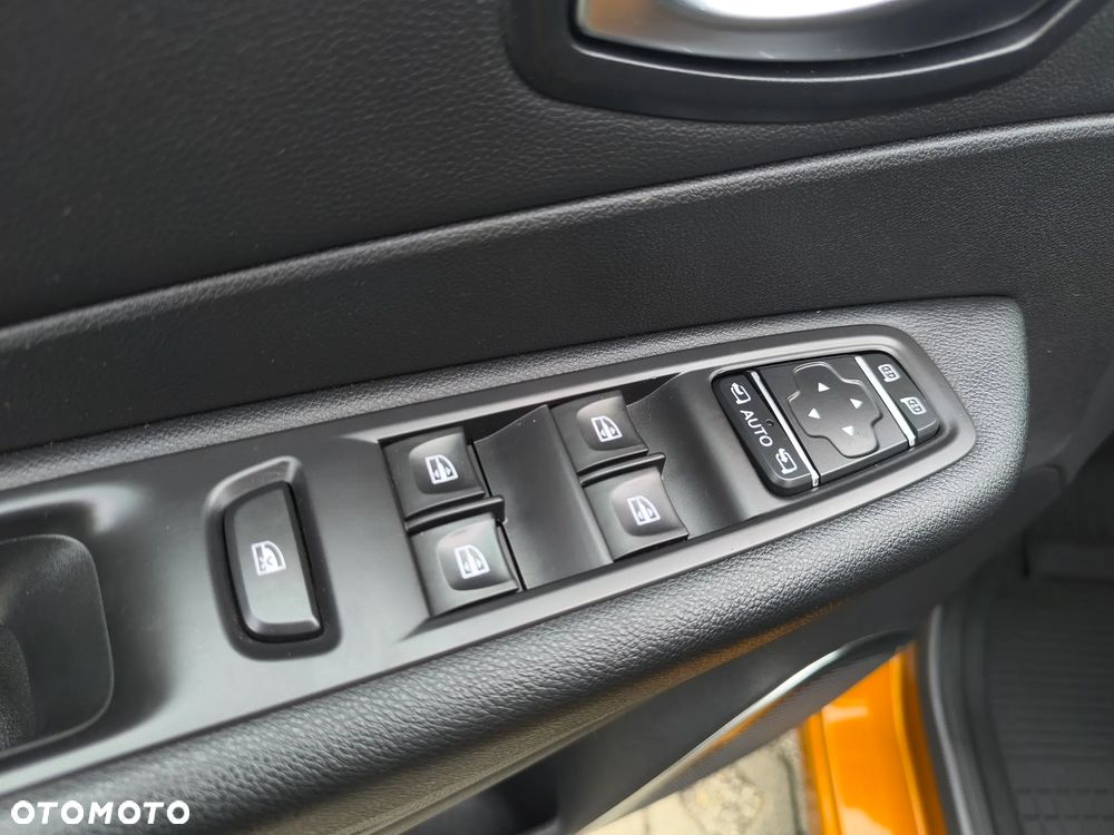 Renault Captur 1.2 Energy TCe Limited - 37