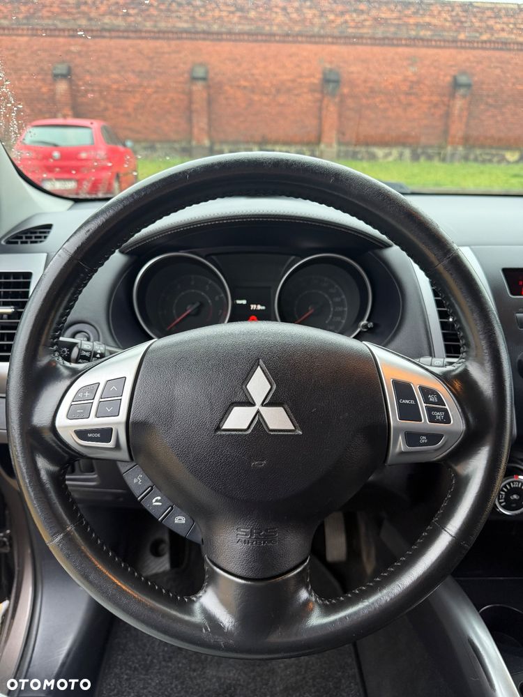 Mitsubishi Outlander 2.0 2WD Invite - 23