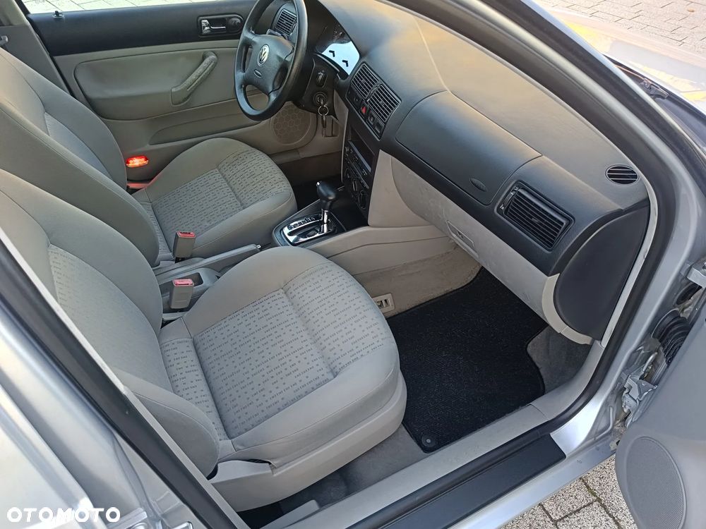 Volkswagen Golf 1.6 Comfortline - 7